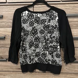Ann Taylor - Women’s size medium 3/4 sleeve top with lace print front